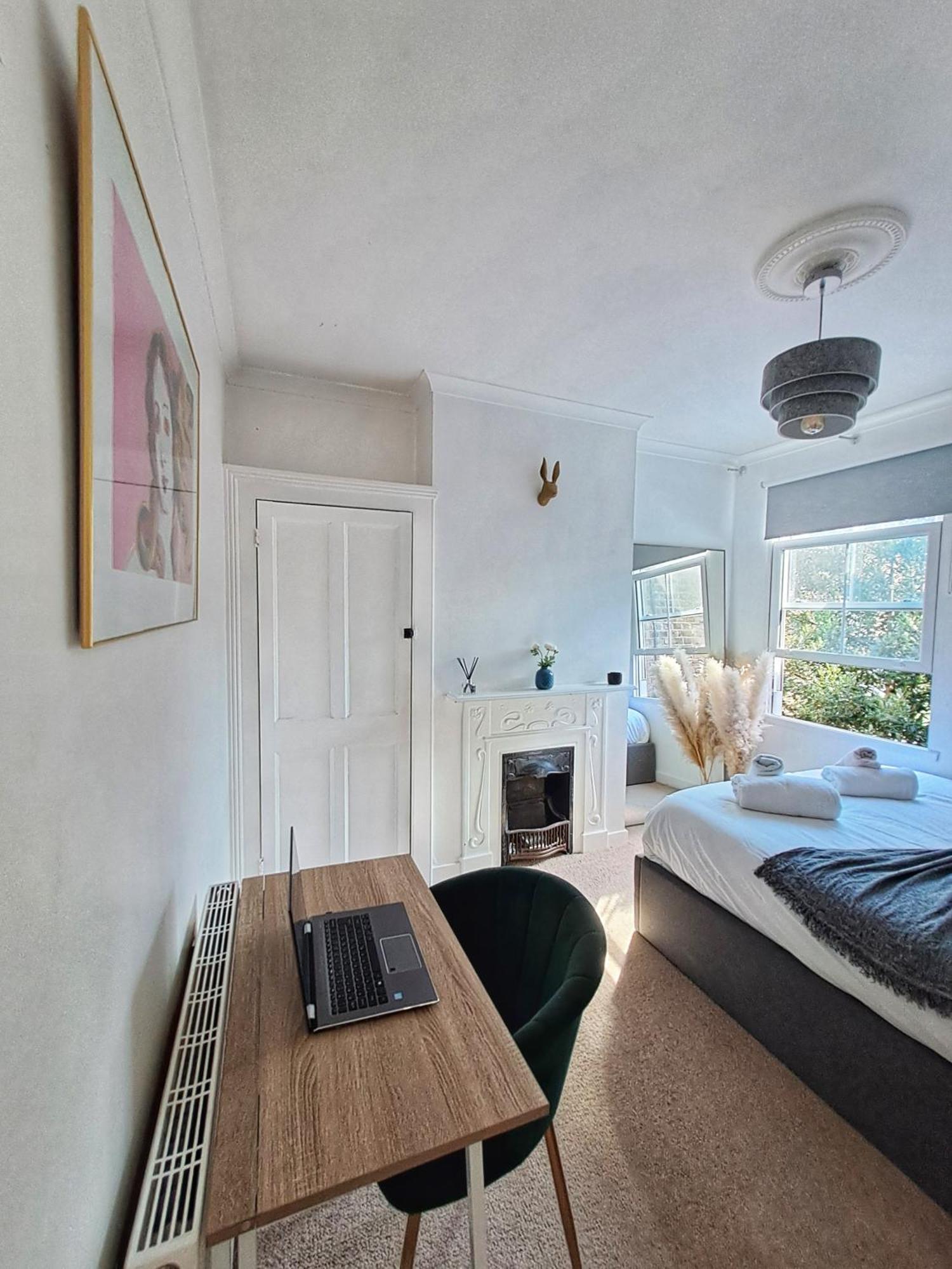 Elephant & Castle 2 Bed Hammock Hangout * Londra